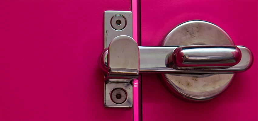 Childproof Gate Lock in Templeton, California